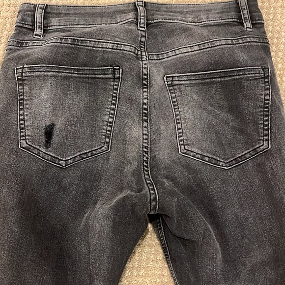Faded Blackish Grey Skinny Tattered Jeans - Picture 4 of 4